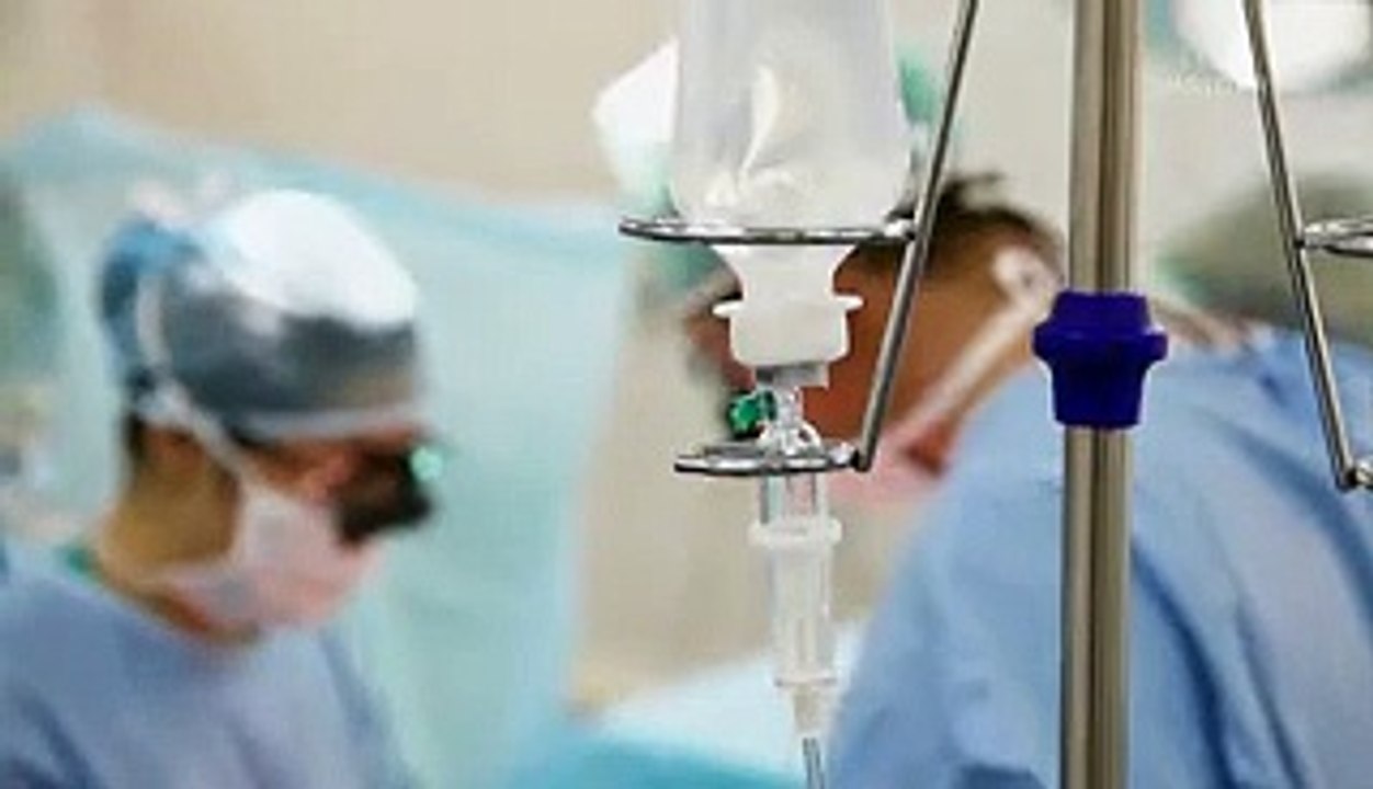 What happens when you sleep in your contacts video Dailymotion