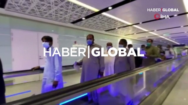 Yurt dışından ilk umre kafilesi Suudi Arabistan'a ulaştı