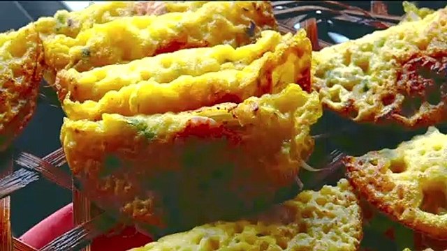 See How To Make A True Vietnamese Banh Xeo