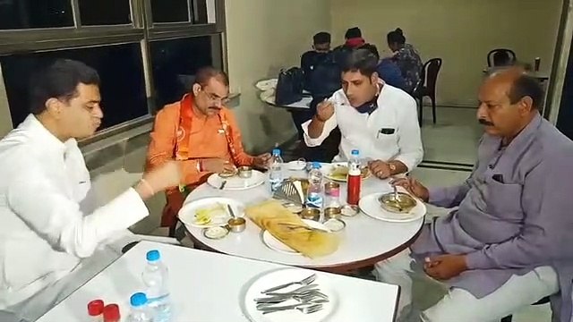 VIDEO: उपचुनाव का प्रचार थमने के बाद रिलेक्स मूड में नेता