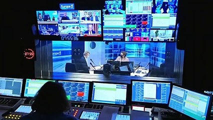 Anne Hidalgo : "Les Parisiens sont partis, les blindés à Deauville et les très blindés à Dubaï" (Canteloup)
