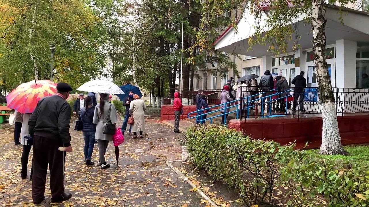 Проевропейский кандидат лидирует на выборах пре...