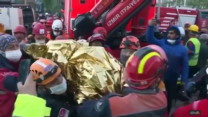 3 yaşındaki Elif Perinçek 65. saatte enkazdan sağ çıkarıldı