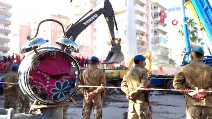 Saatlerin durduğu an: 14.51