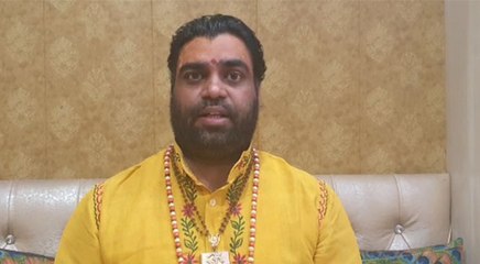 मथुरा: मंदिर में नमाज पढ़ने के मामले ने पकड़ा तूल, युवकों की गिरफ्तारी की मांग, FIR दर्ज