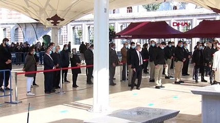 Burhan Kuzu son yolculuğuna uğurlanıyor