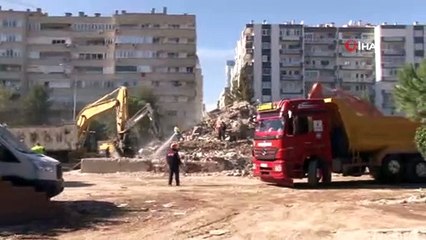 Emrah apartmanında kurtarma çalışmaları sona erdi, enkaz kaldırma çalışmaları sürüyor