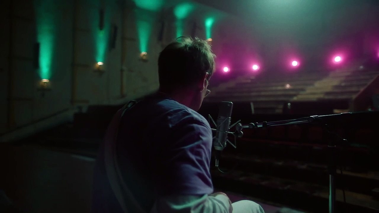 Glass-Animals---Heat-Waves-(Live)
