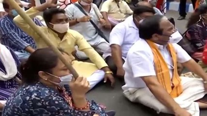 Bengal: BJP worker found hanging in Nadia district, party stages protest