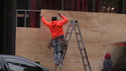 Des commerces de Manhattan se barricadent à l'approche des élections