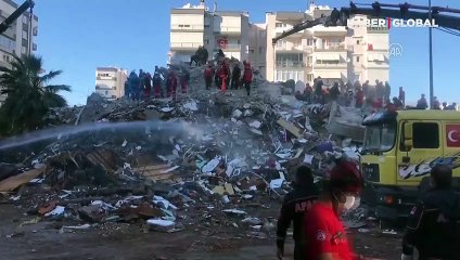 İzmir'deki depremde anne ve babasını kaybetmişti! Yaşadıklarını anlattı