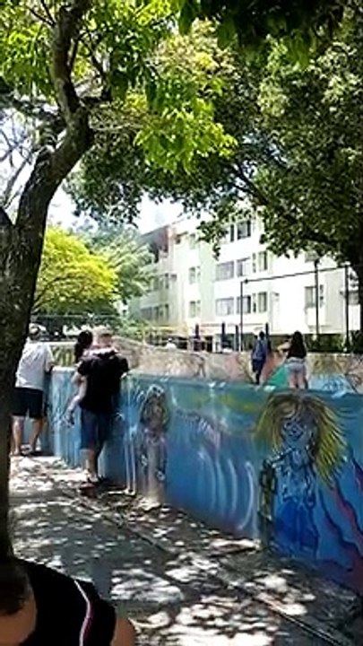 Incêndio atinge apartamento em Jardim Camburi, Vitória