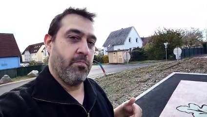 Brumath en Alsace et le symbole de la ville sur le rond point vers Geudertheim