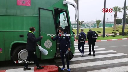 شاهد وصول حافلة فريق الرجاء لمطار محمد الخامس