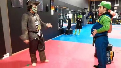 Halloween au Centre d'arts martiaux Roussillon (Gracieuseté)