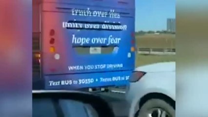 Investigan el acoso de simpatizantes de Trump a un autobús de campaña de Biden