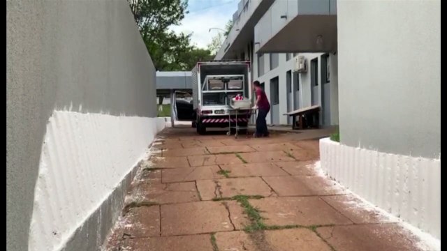 Corpos de agente penitenciário federal e esposa grávida chegam ao IML