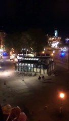 Avusturya, Viyana'daki sinagog yakınlarında Tetikçi....