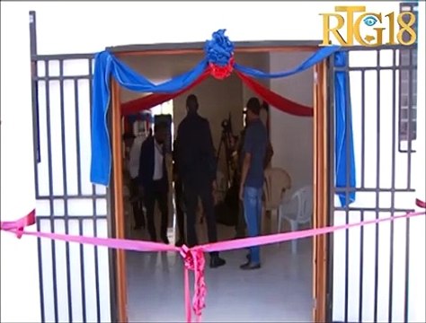 Premye Minis Joseph Jouthe ak minis jistis lan inogire yon konplèks administratif nan Tomond