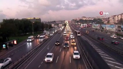 5. ve 9. sınıflar yüzyüze eğitime başladı İstanbul'da trafik yoğunluğu arttı