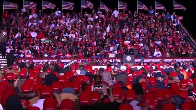 Cierre de campaña maratoniano con un Donald Trump que insiste en cuestionar el proceso electoral