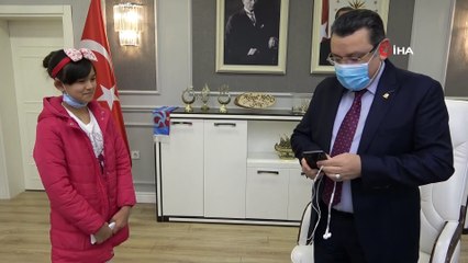 Trabzon’daki Afganlı öğrenciden depremzedeler için duygulandıran bağış