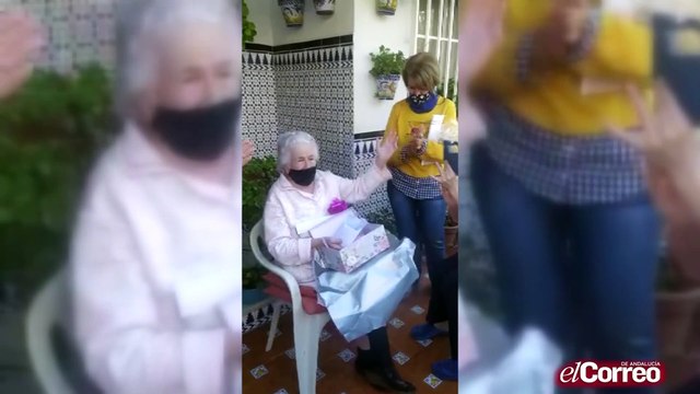 Colecta vecinal le repone la pensión robada a una anciana de 92 años de Utrera