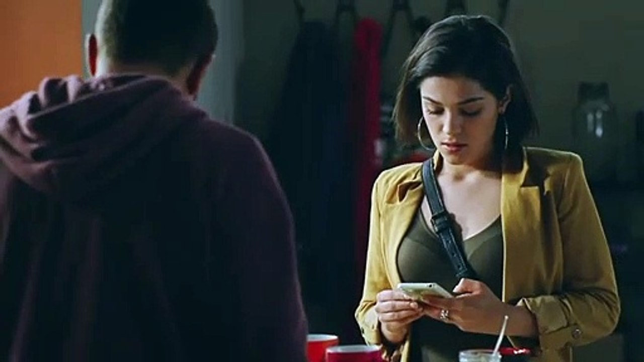 Plus belle la vie : Abdel / Alison - Pas toujours facile la vie de parents !