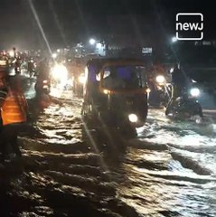 Water Logged In Kalyan Shilphata Road Due To Pipeline Brust