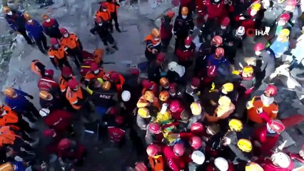 Minik Ayla 91 Saat Sonra Enkaz Altından Çıkartıldı - O Görüntüler