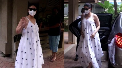 Kareena Kapoor Khan spotted at her house; Watch Video |FilmiBeat