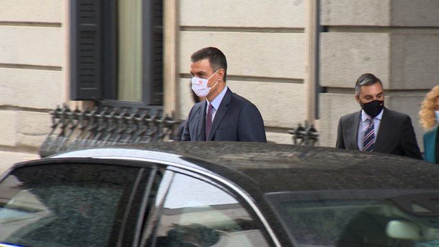 Sánchez abandona el Congreso tras asistir a un homenaje a Manuel Azaña