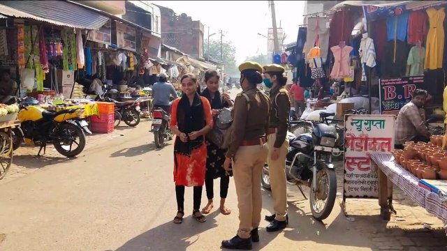 एसएसपी के आदेश के बाद इकदिल पुलिस ने कस्बे में चलाया एंटी रोमियो चेकिंग अभियान