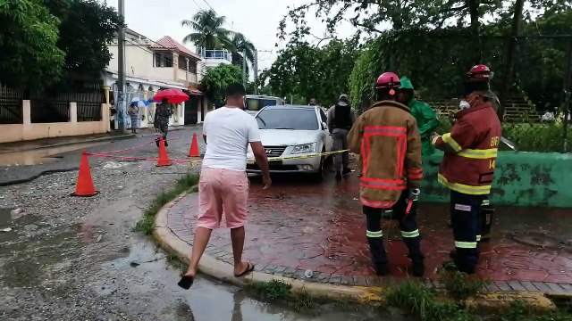 Hallan hombre muerto dentro de vehículo en Santo Domingo Este