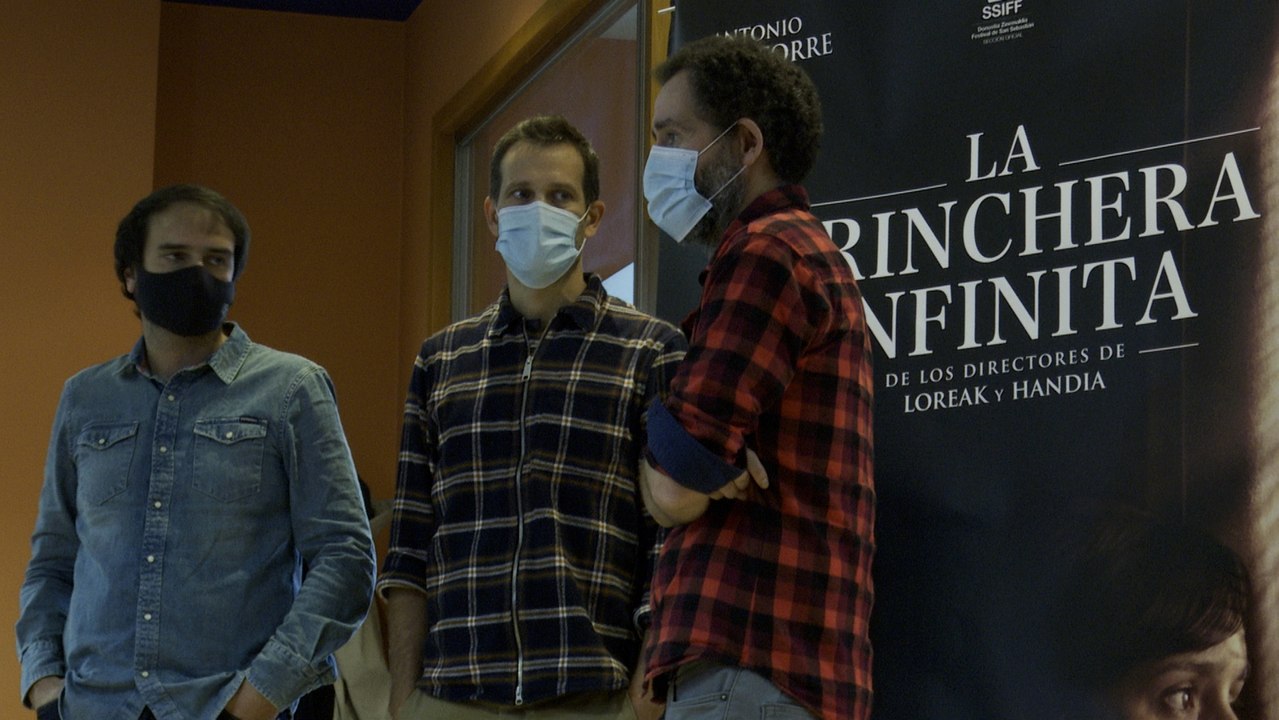 Los directores de "La Trinchera Infinita" en San Sebastián