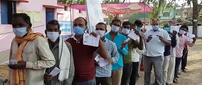 बड़ामलहरा में कई बूथों पर मतदान बहिष्कार और कोविड संक्रमण के बीच 69.52 प्रतिशत मतदान