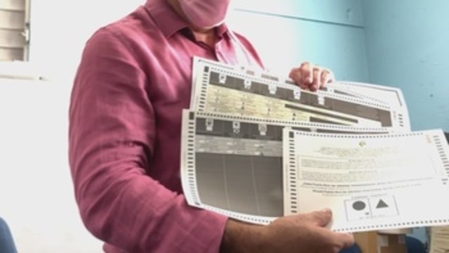 Principales candidatos en Puerto Rico votan en las elecciones