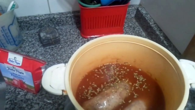 Deliciosos Fideos con Tuco y Chorizos a la Parrilla: ¡Una Explosión de Sabores!