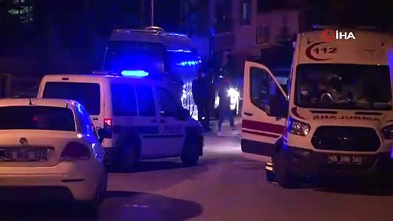 Cinnet getiren baba, eşini ve 2 çocuğunu katletti