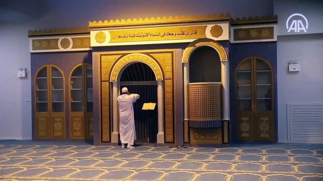Atina'nın ilk camisi ibadete açıldı