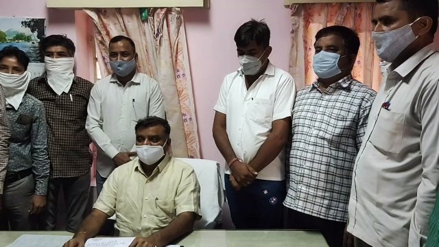 नरेगा में पाश्रिमिक के बदले 50 प्रतिशत रिश्वत, 77 सौ लेते कनिष्ठ सहायक गिरफ्तार