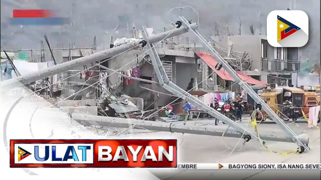 #UlatBayan | Mga natumbang poste ng kuryente sa Virac, Catanduanes, sinimulan nang ayusin