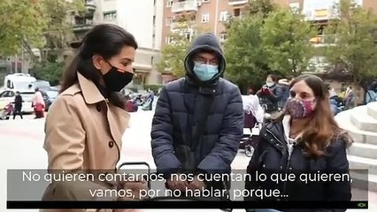 Vox se va a las 'colas del hambre' para hacer política contra los gobiernos de Sánchez y Ayuso