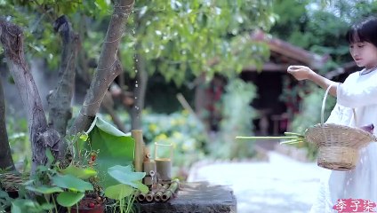 I have the fragrant and sweet lotus wine, do you have a story to share我这儿有清香甘甜的荷花酒，你有故事吗？ Liziqi