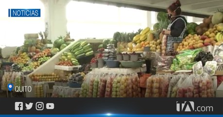 Download Video: Comerciantes informales se apuestan en los exteriores del mercado de Calderón