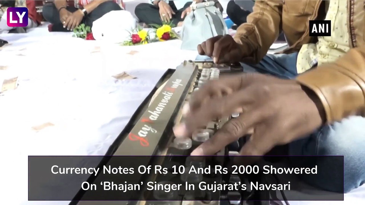 Gujarat: Rs 25 Lakh Showered On 'Bhajan' Singer In Navsari
