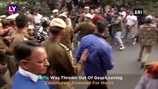 JNU Protest: Police Lathi-Charge & Detain Students On Way To Rashtrapati Bhawan To Meet President