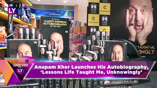 Akshay Kumar, Shraddha Kapoor, Tiger Shroff, Arjun Kapoor & Others Spotted In The City