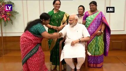 PM Modi Celebrates Raksha Bandhan With Kids, Triple Talaq Petitioner Ishrat Jahan & Other Women