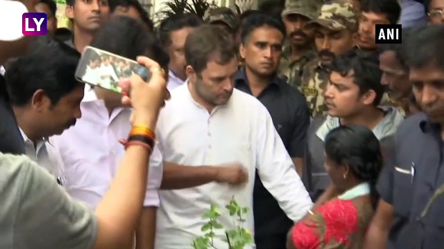 Kerala Floods: Rahul Gandhi Visits Relief Camp Near Bhoodanam Church In Malappuram